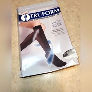 Trueform Ladies Sheer Knee Highs NIP Black size Large - 2 Sets available